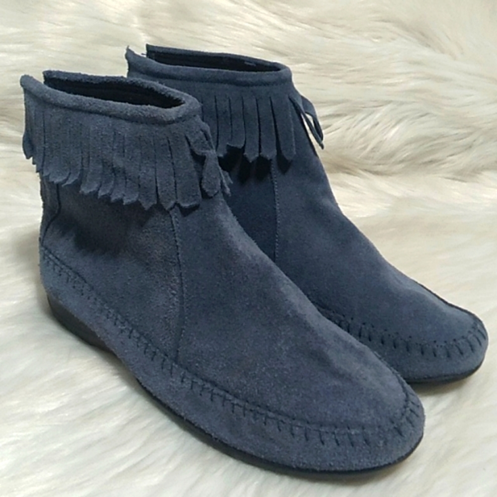 (X-99) SALE! NWOT Comfort Ease Blue Suede Back Zip Closure Booties Sz.7